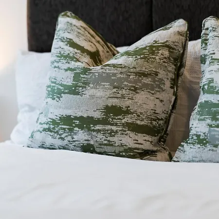 Centre - Sleeps 5 - Free Parking ليدز