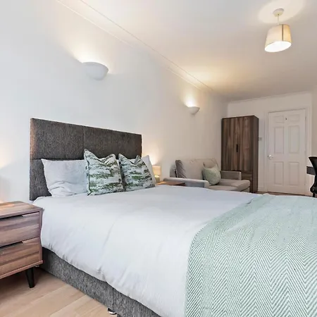 Centre - Sleeps 5 - Free Parking * ليدز