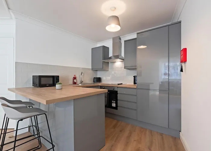 Apartment Centre - Parking Included - High Speed Wifi - 5 Guests