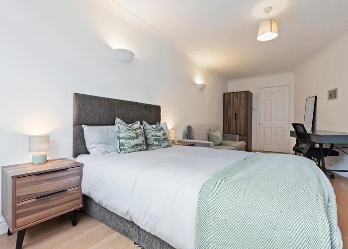 Centre - Parking Included - High Speed Wifi - 5 Guests * Leeds (West Yorkshire)