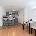 Centre - Parking Included - High Speed Wifi - 5 Guests