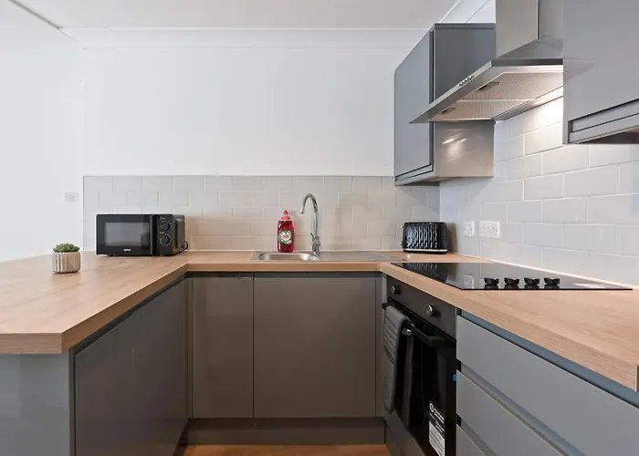 Centre - Parking Included - High Speed Wifi - 5 Guests Apartament *