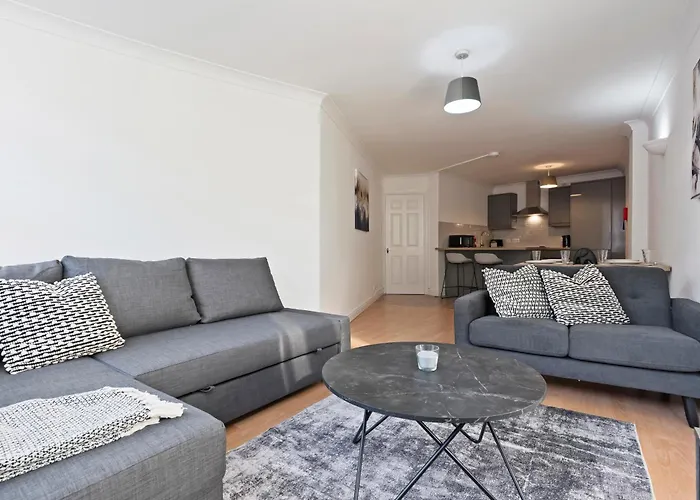 Apartament Centre - Parking Included - High Speed Wifi - 5 Guests *